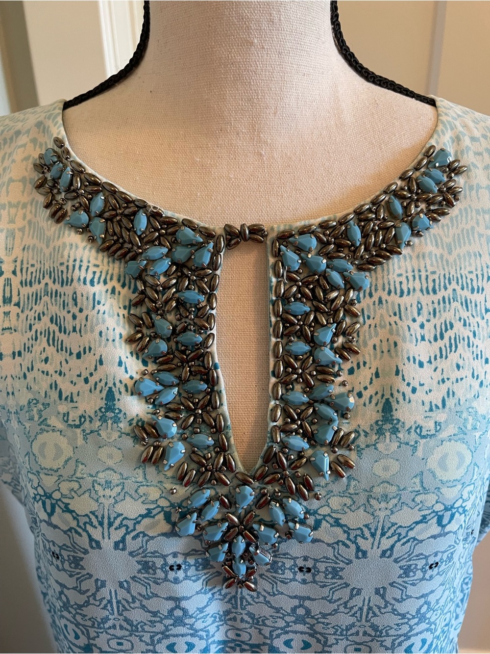White House Black Market Blue and Silver Beaded Collar Necklace